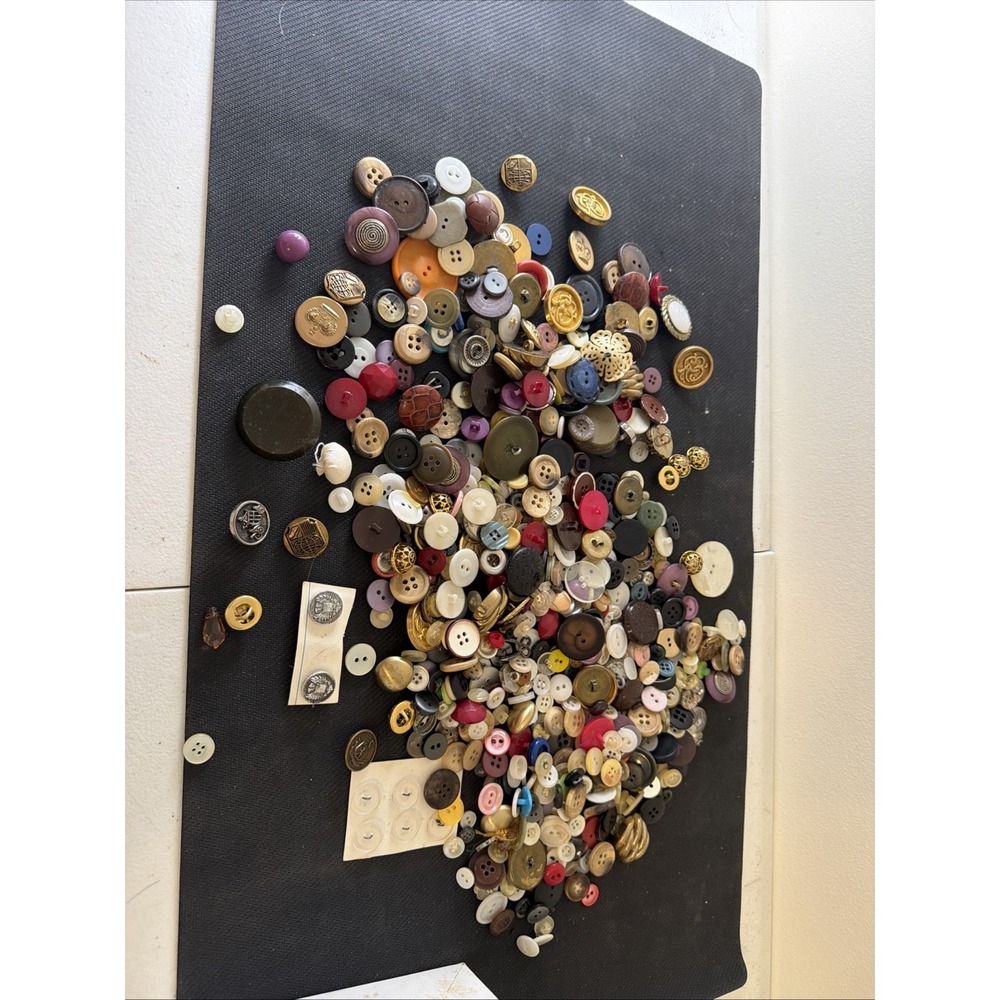 Vintage Buttons Huge Mixed Lot Metal Plastic Wood Multi Color Round Craft Sewing